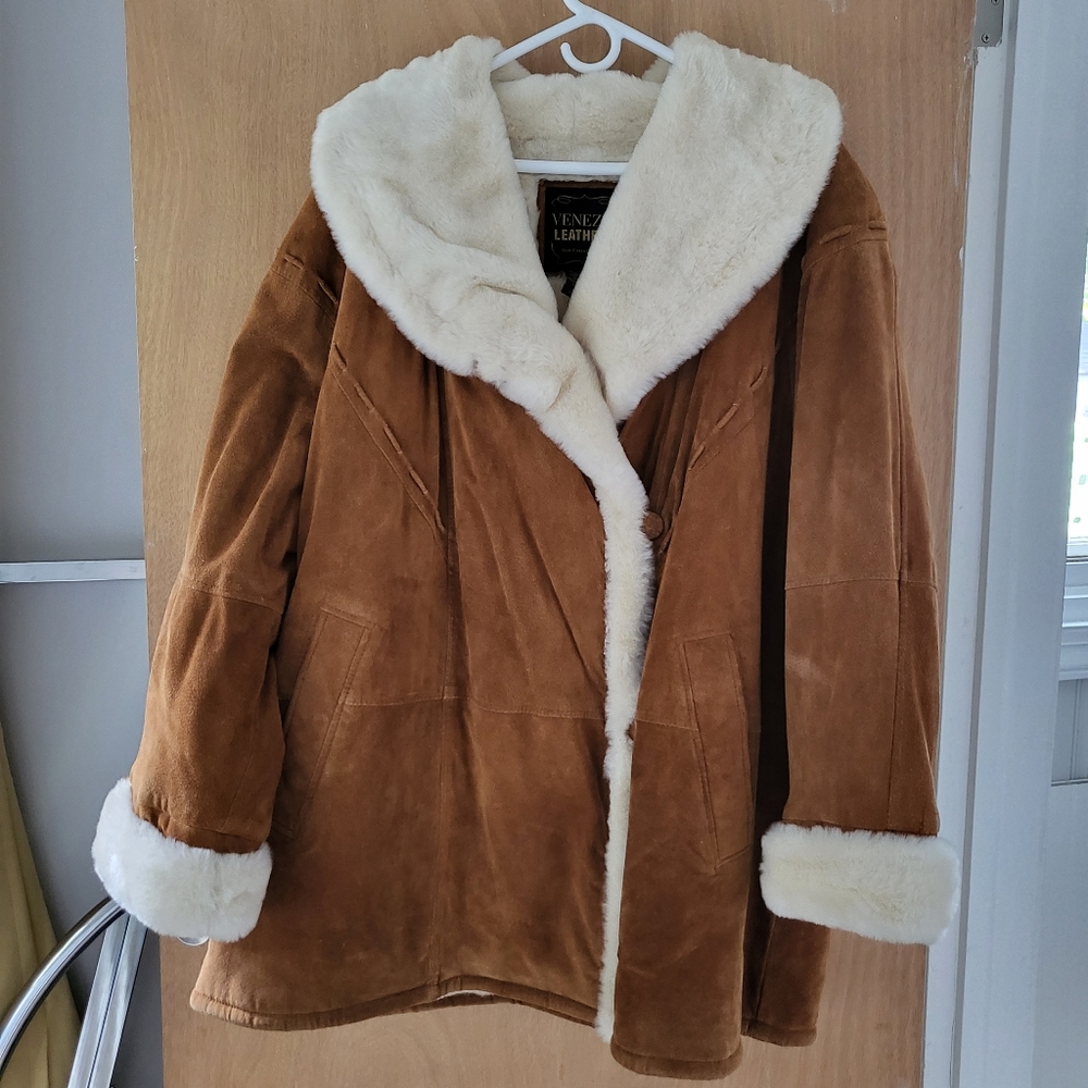 Exquisite Vintage Plus Size Leather Coat!